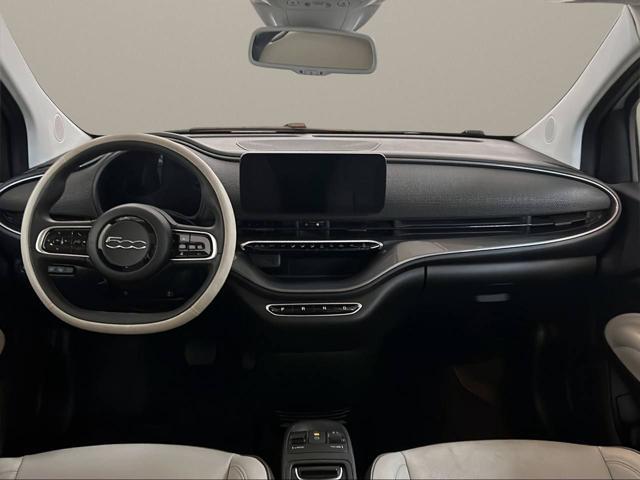 FIAT 500e Berlina 42 kWh La Prima 320 Km Autonomia