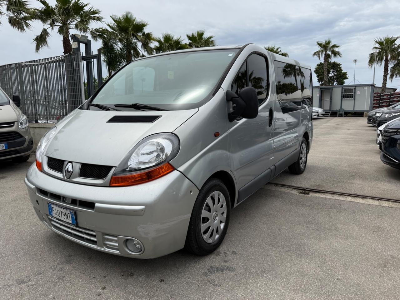 Renault Trafic 1.9 dCi 9 POSTI VETTURA