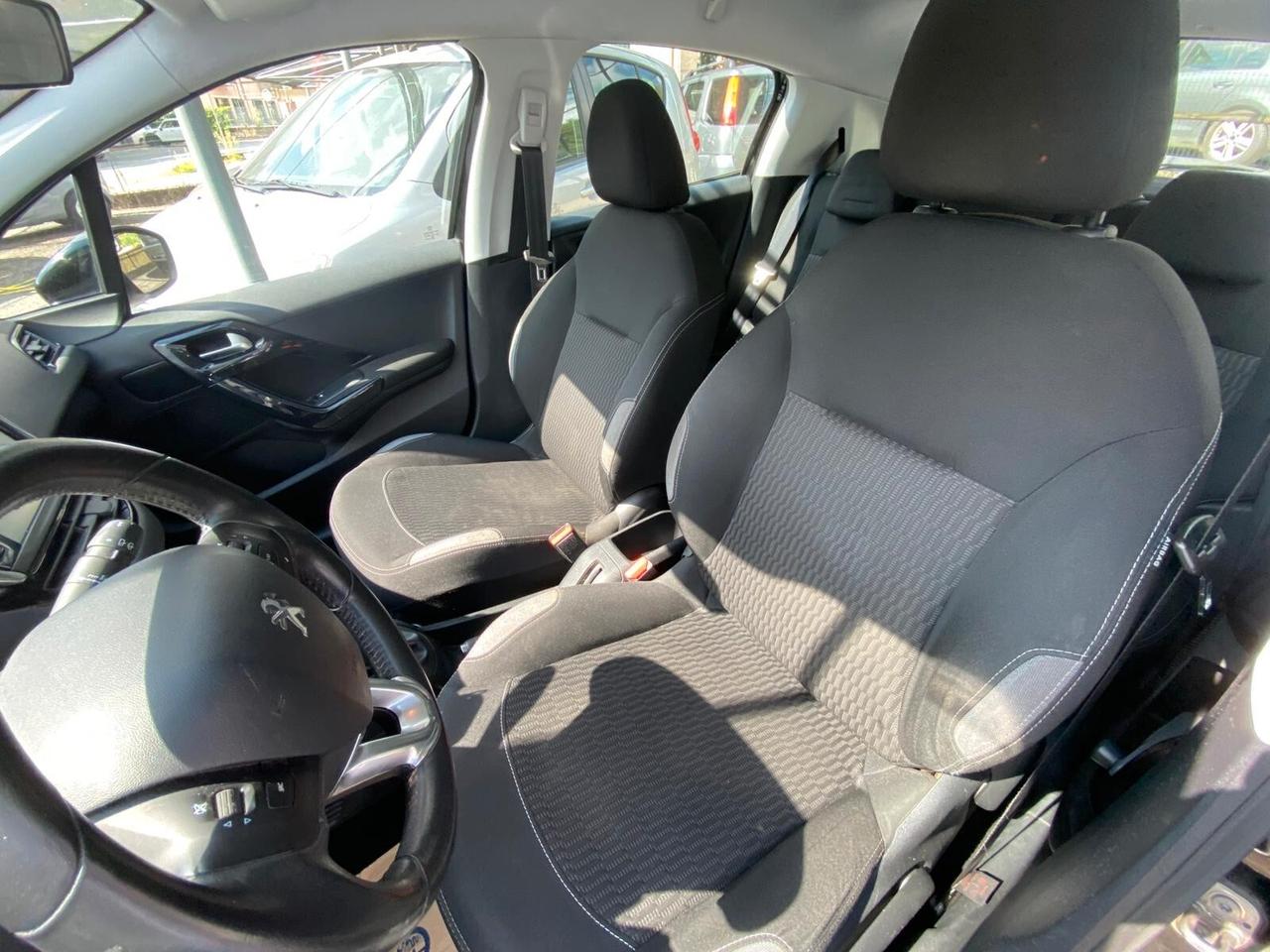 Peugeot 208 PureTech 82 5 porte Allure