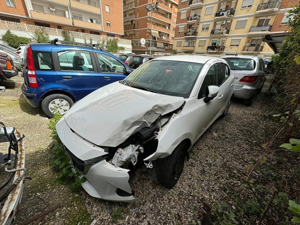 MAZDA Mazda2 1.5 90CV Skyactiv Exceed INCIDENTATA
