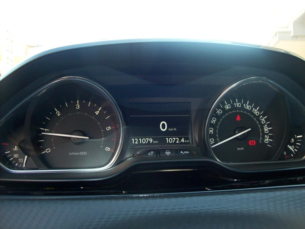 Peugeot 2008 1.5 BlueHDi 102 S&S Allure