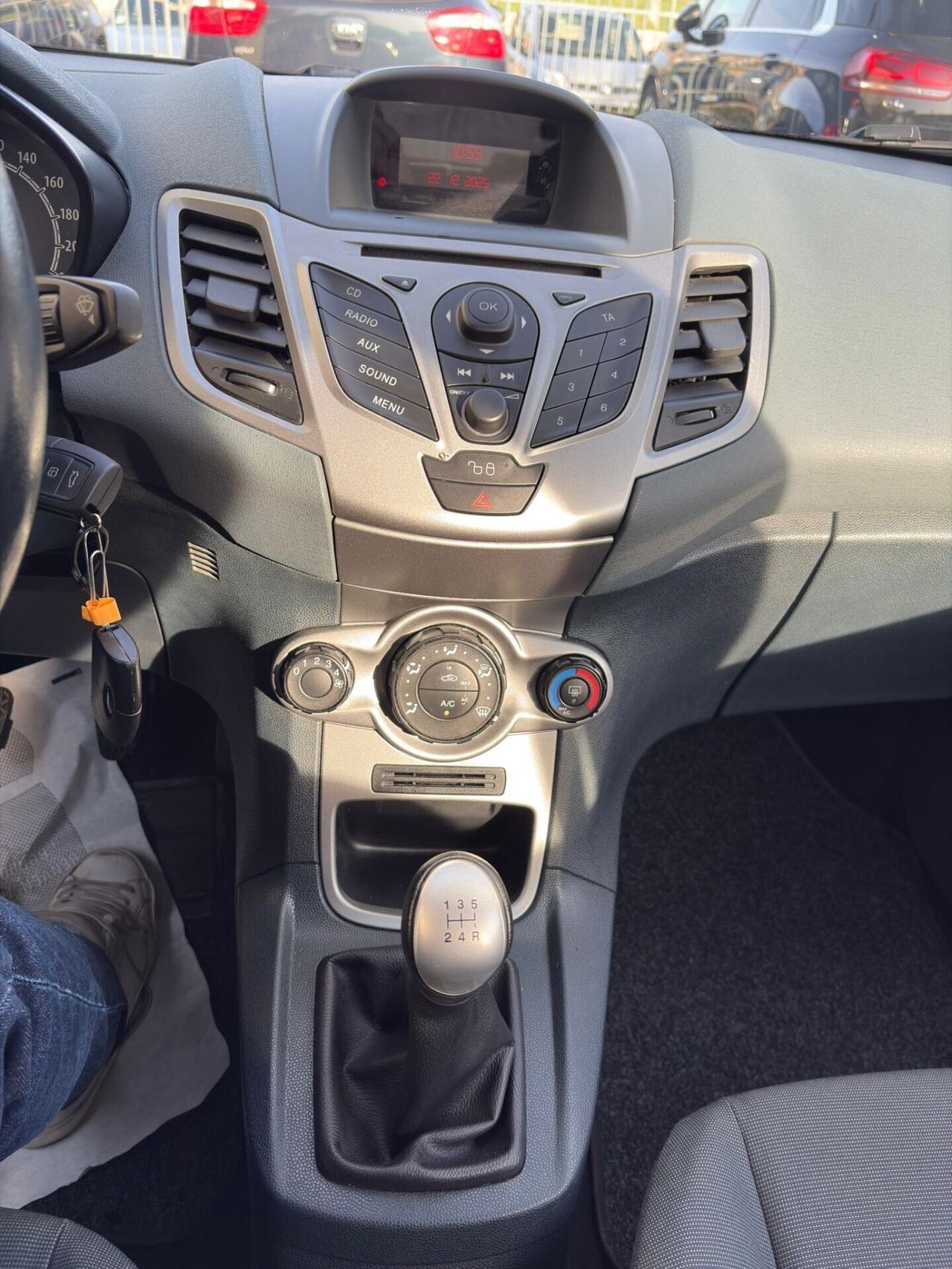 Ford Fiesta TITANIUM 1.2 5P. UNICO PROPRIETARIO
