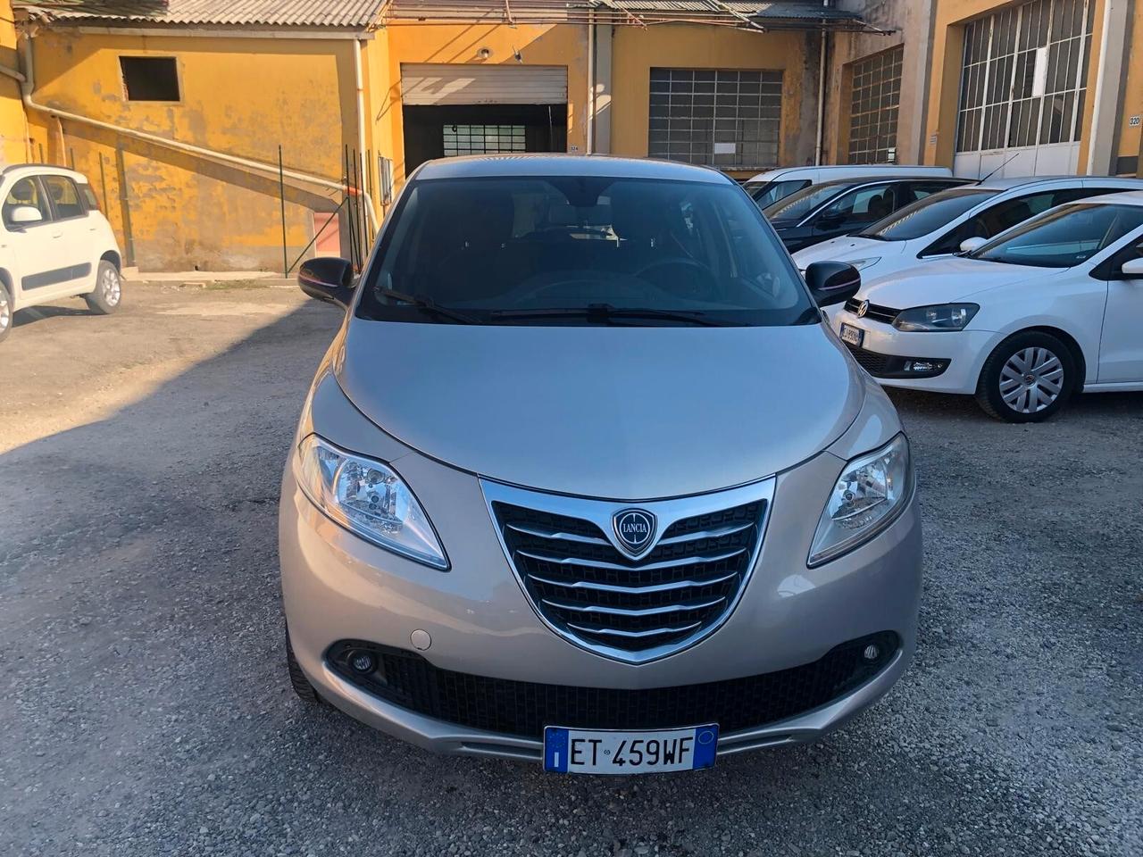 Lancia Ypsilon 0.9 TwinAir 85 CV 5 porte Metano Ecochic Gold