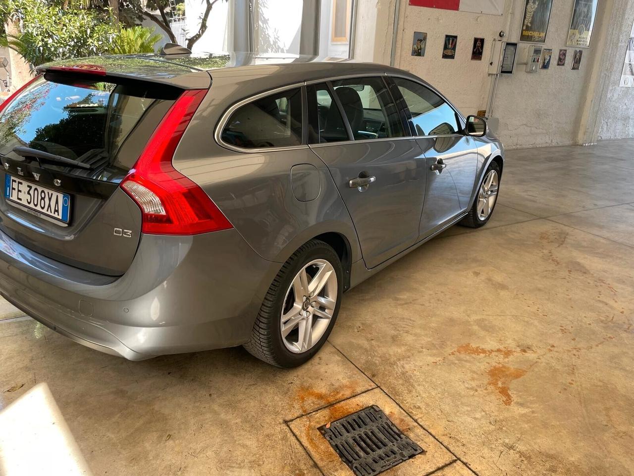 Volvo V60 D3 Momentum Automatica