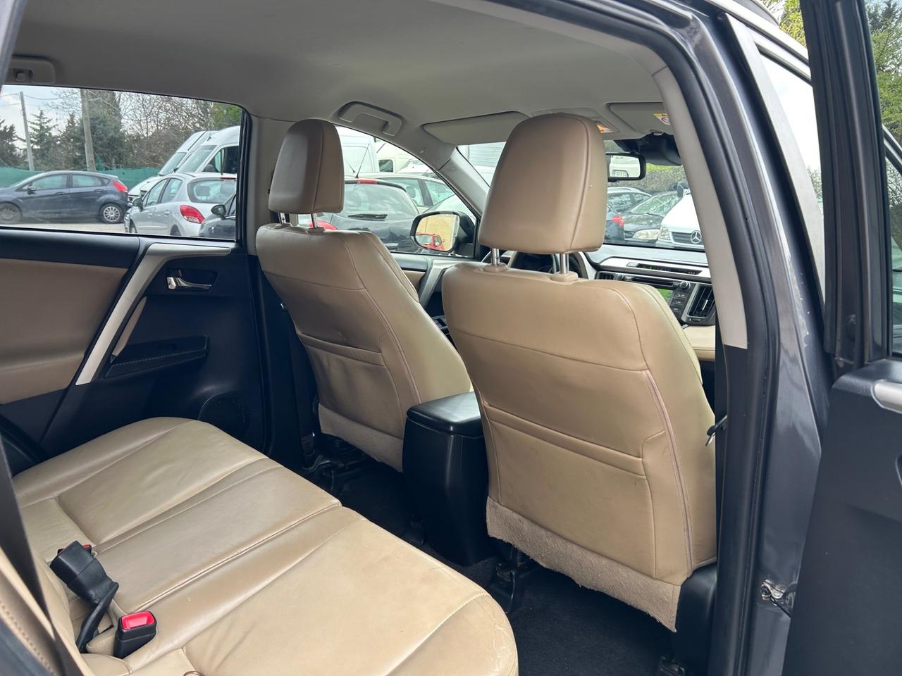 Toyota RAV 4 RAV4 2.0 D-4D 4WD Lounge