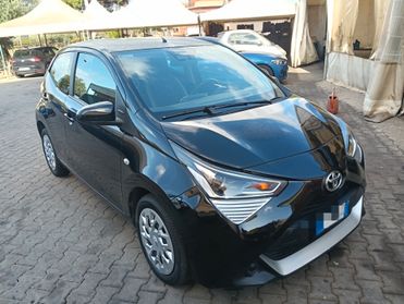 Toyota Aygo Connect 1.0 / 5 porte x-cool MMT
