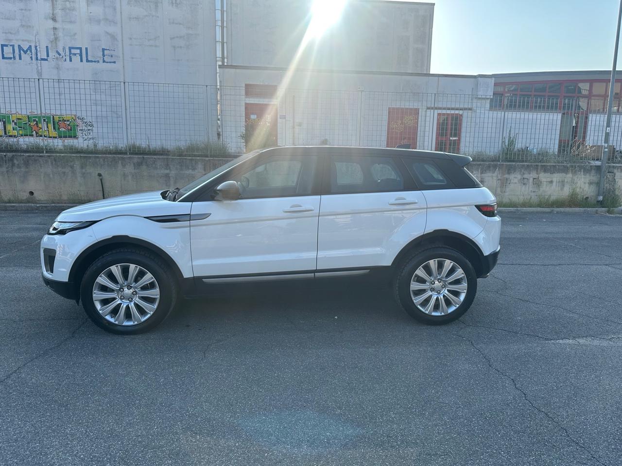 Land Rover Range Evoque 2.0 TD4 180 CV 5p. Pure