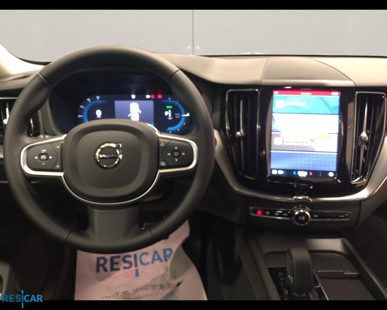 VOLVO XC60 RECHARGE T6 AWD PLUG-IN CORE BRIGHT