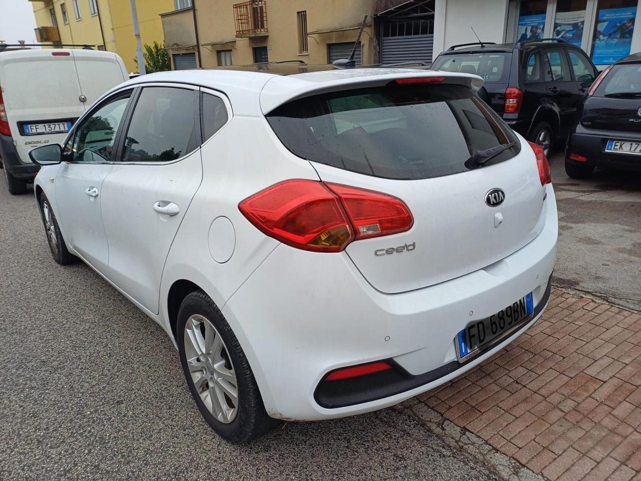 Kia Ceed cee'd 1.6 CRDi 110 CV 5 porte Cool