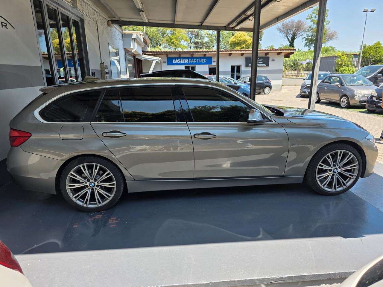 Bmw 320 320d xDrive Touring Luxury