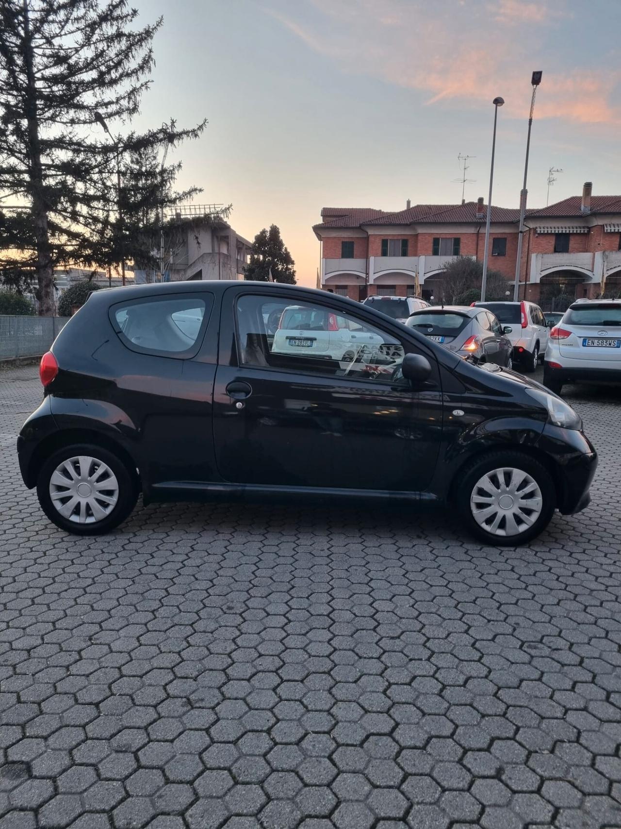 Toyota Aygo 1.0 12V VVT-i 3 porte Sol