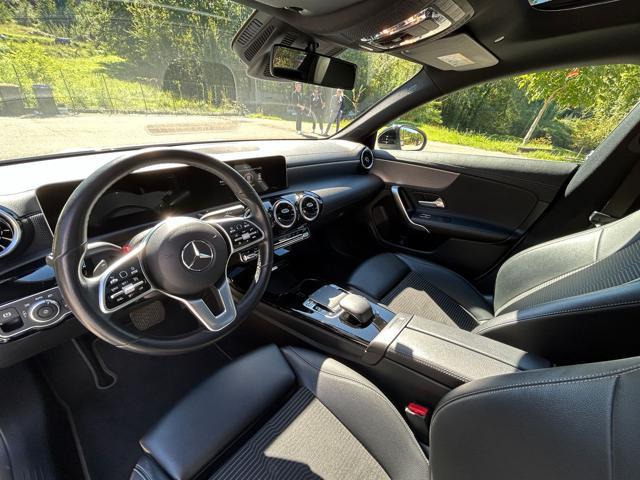 MERCEDES-BENZ CLA 180 Spot CLA 180 D