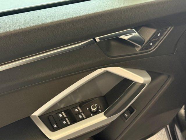 AUDI Q3 35 TDI S line edition