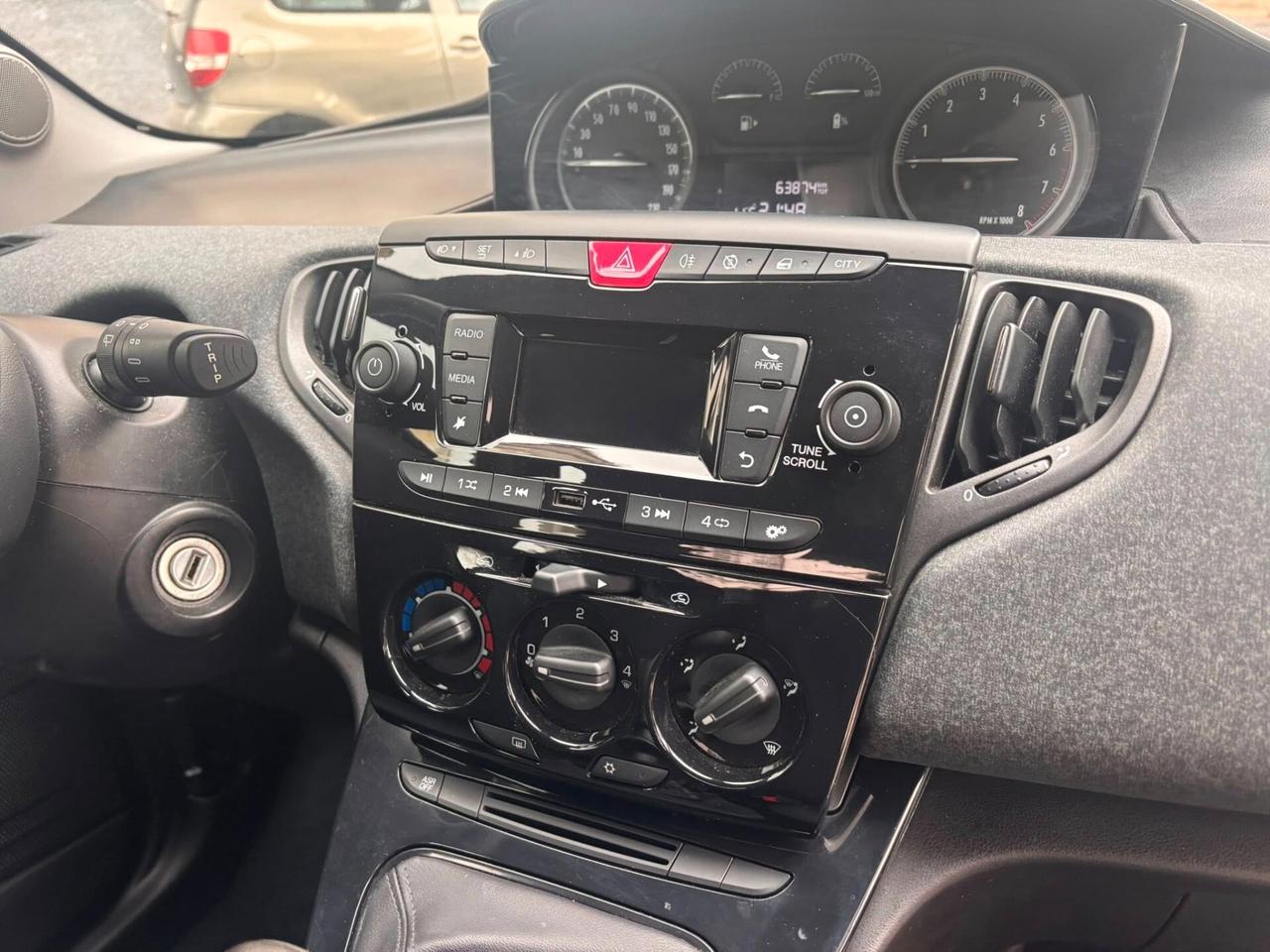 Lancia Ypsilon 1.0 FireFly 5 porte S&S Hybrid Silver Plus