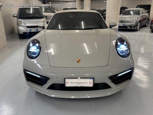 PORSCHE 911 Carrera