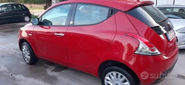 Lancia Ypsilon 0.9 TwinAir 85 CV 5 porte Metano Ecochic Elefantino