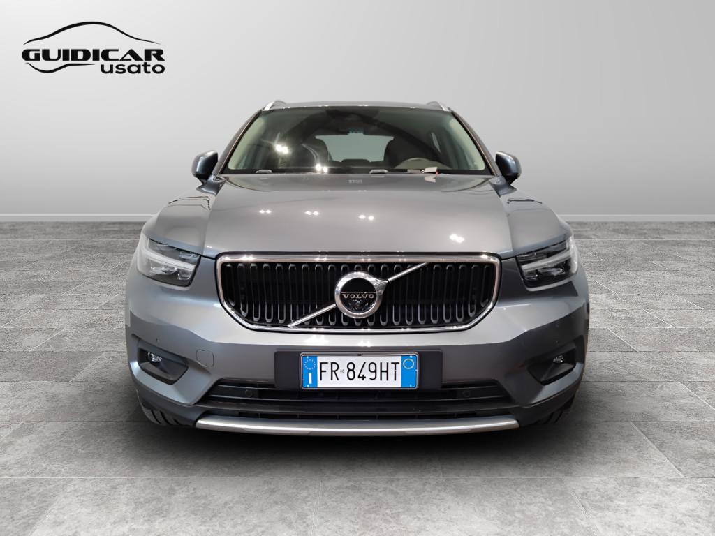 VOLVO XC40 (2017-->) - XC40 T3 Momentum