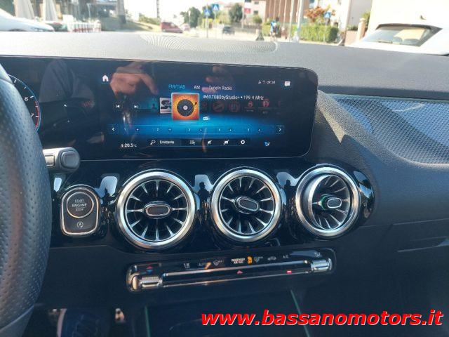 MERCEDES-BENZ GLA 200 Automatic AMG Line Premium