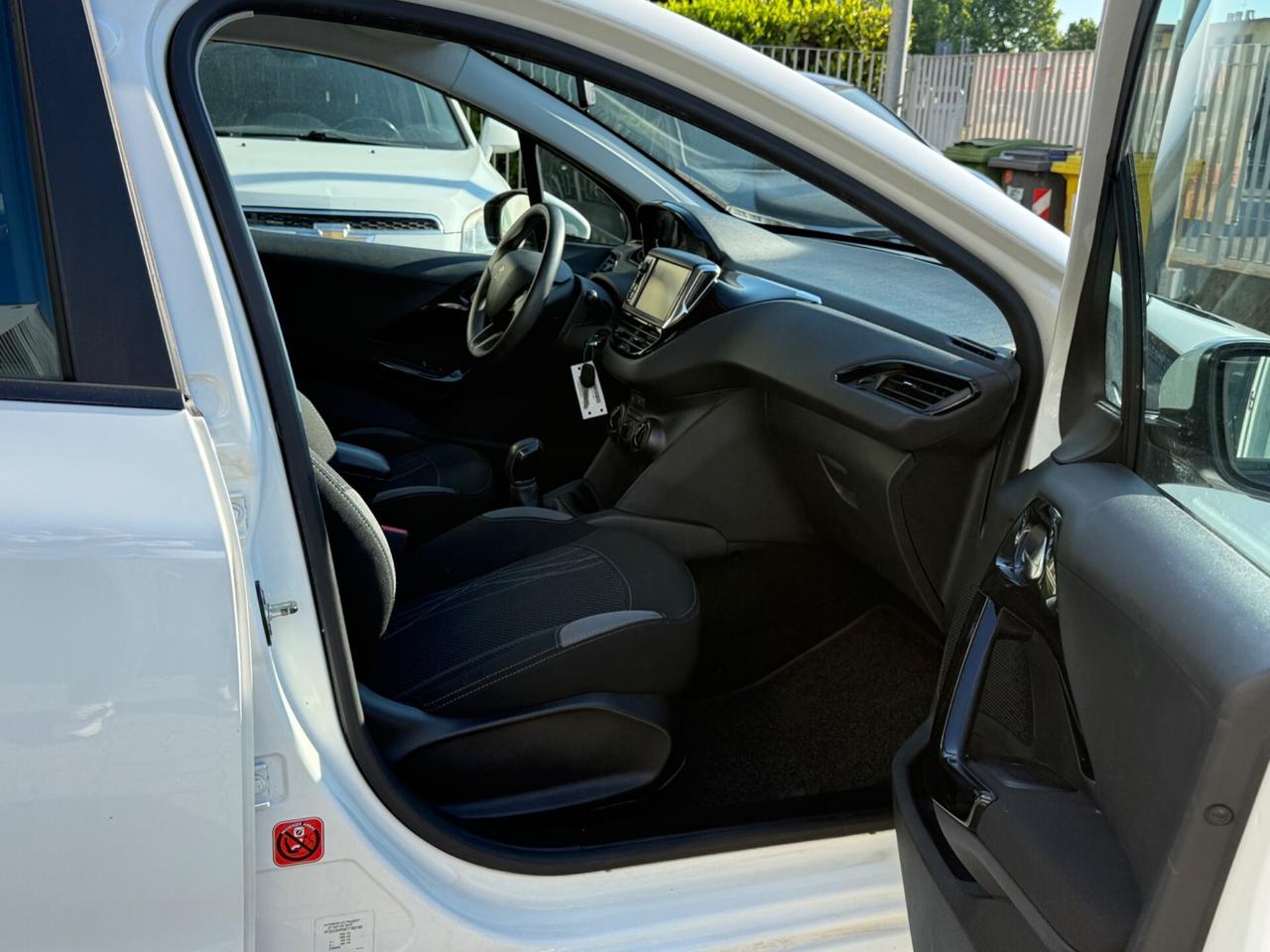 Peugeot 208 TAGLIANDI CERTIFICATI 1.4 HDi 68 CV 5 porte Active