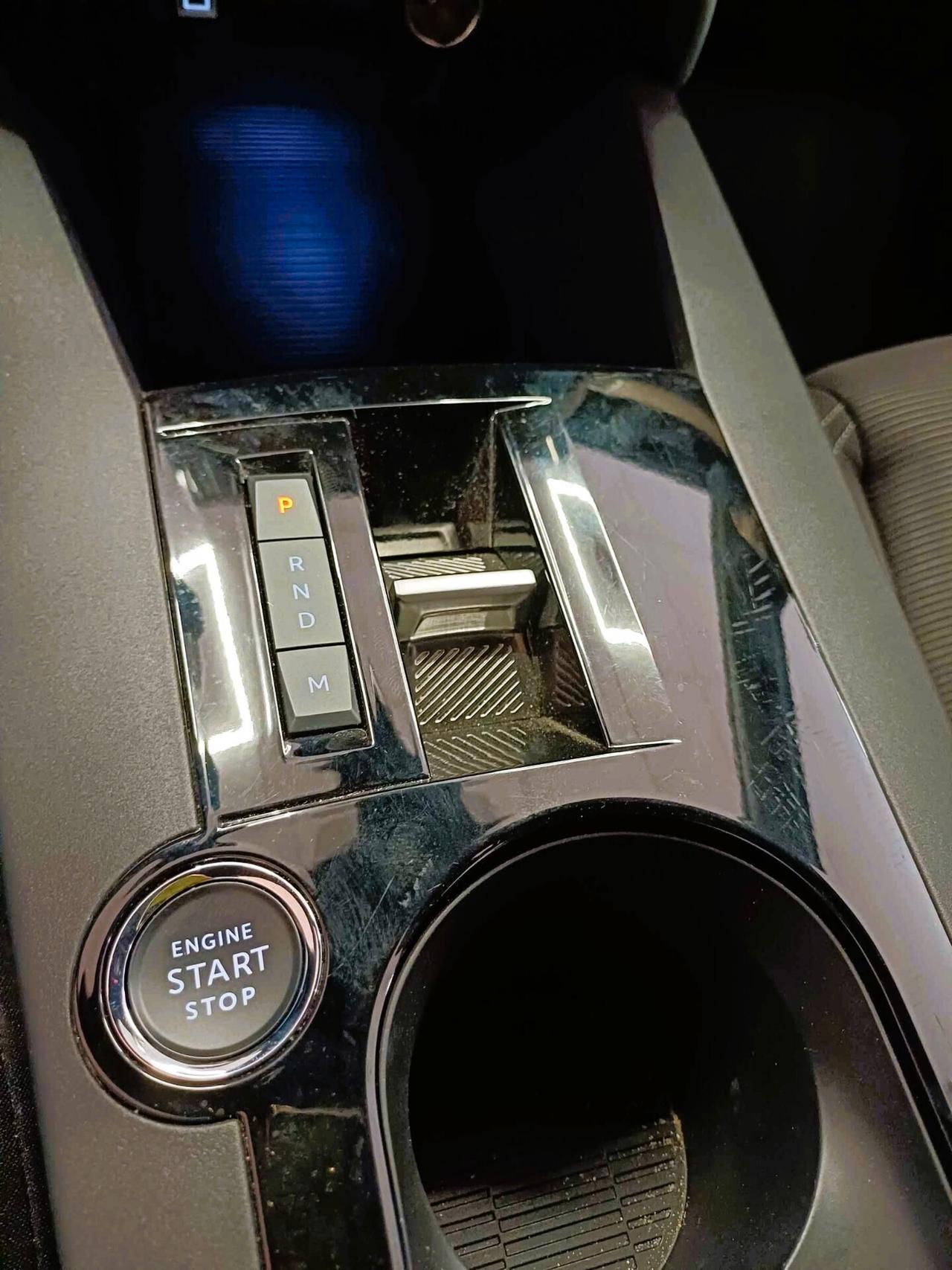 Lancia Ypsilon Hybrid e-DCT