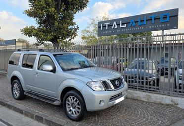 Nissan Pathfinder 2.5 dCi LE Auto 7 Posti