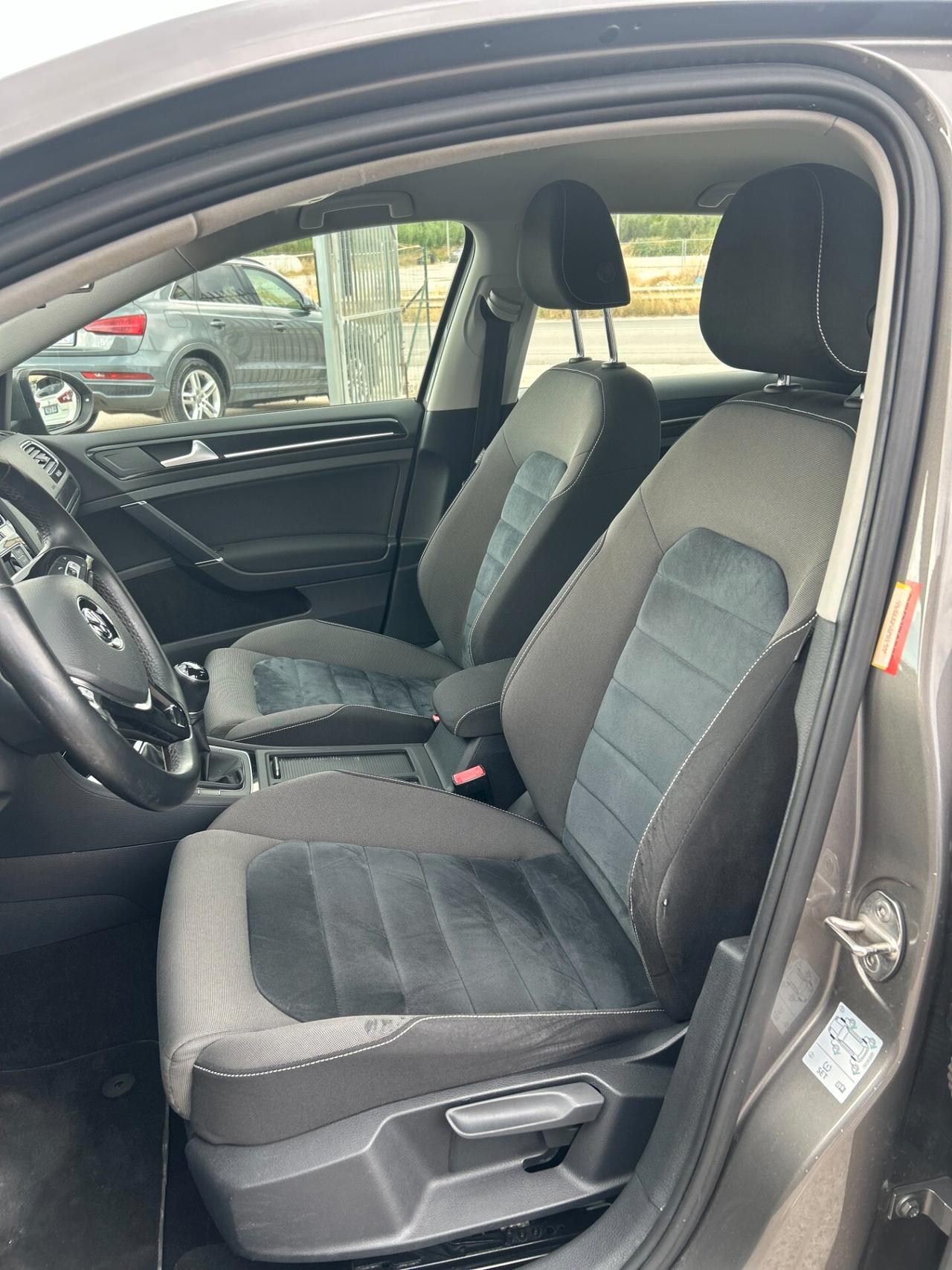 Volkswagen Golf 1.6 TDI 5p. Highline BlueMotion Technology