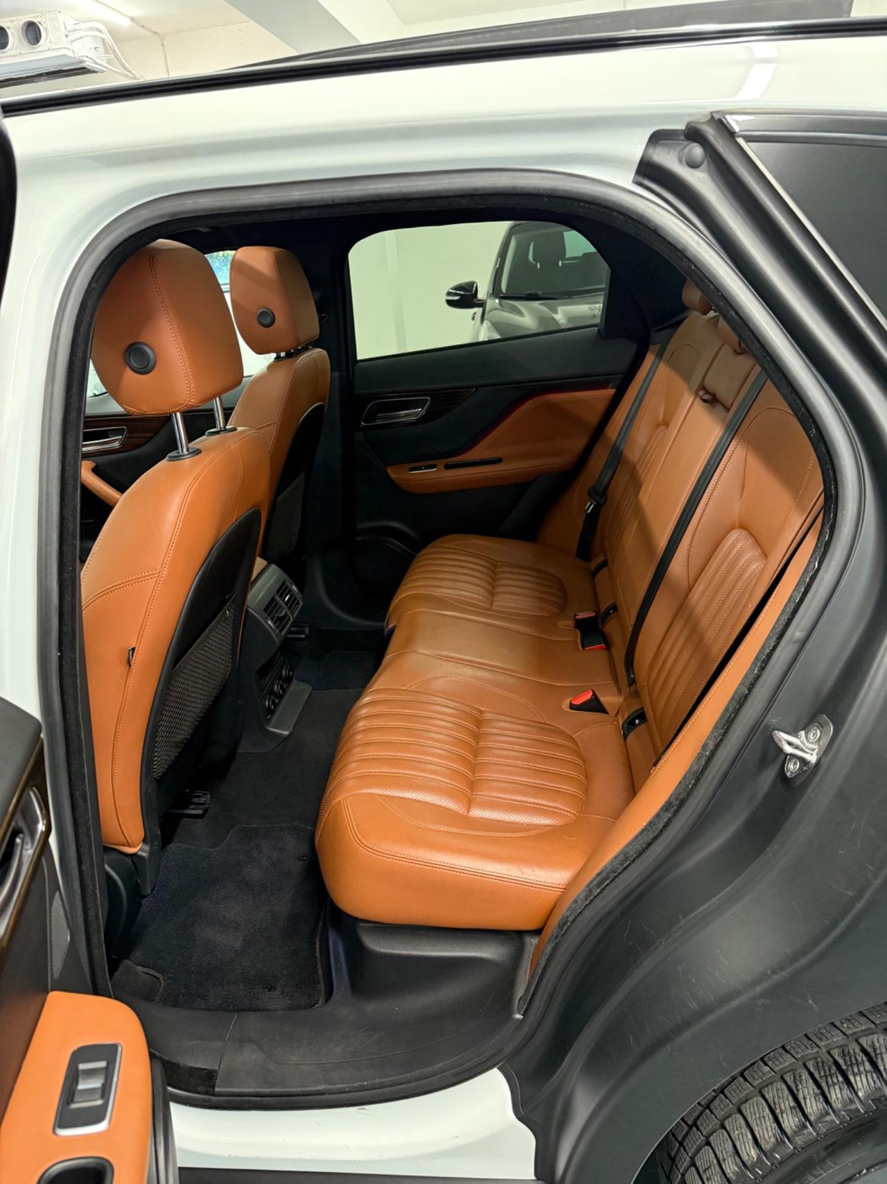 Jaguar F-Pace 3.0 D V6 300 CV AWD aut. Portfolio