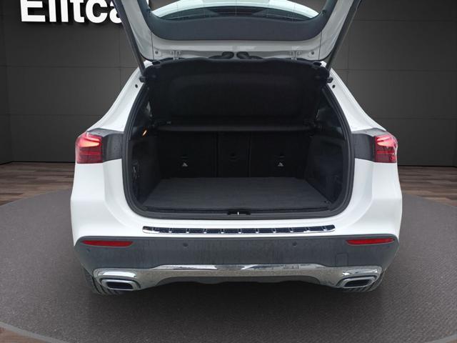 MERCEDES-BENZ GLA 180 Automatic Progressive Advanced