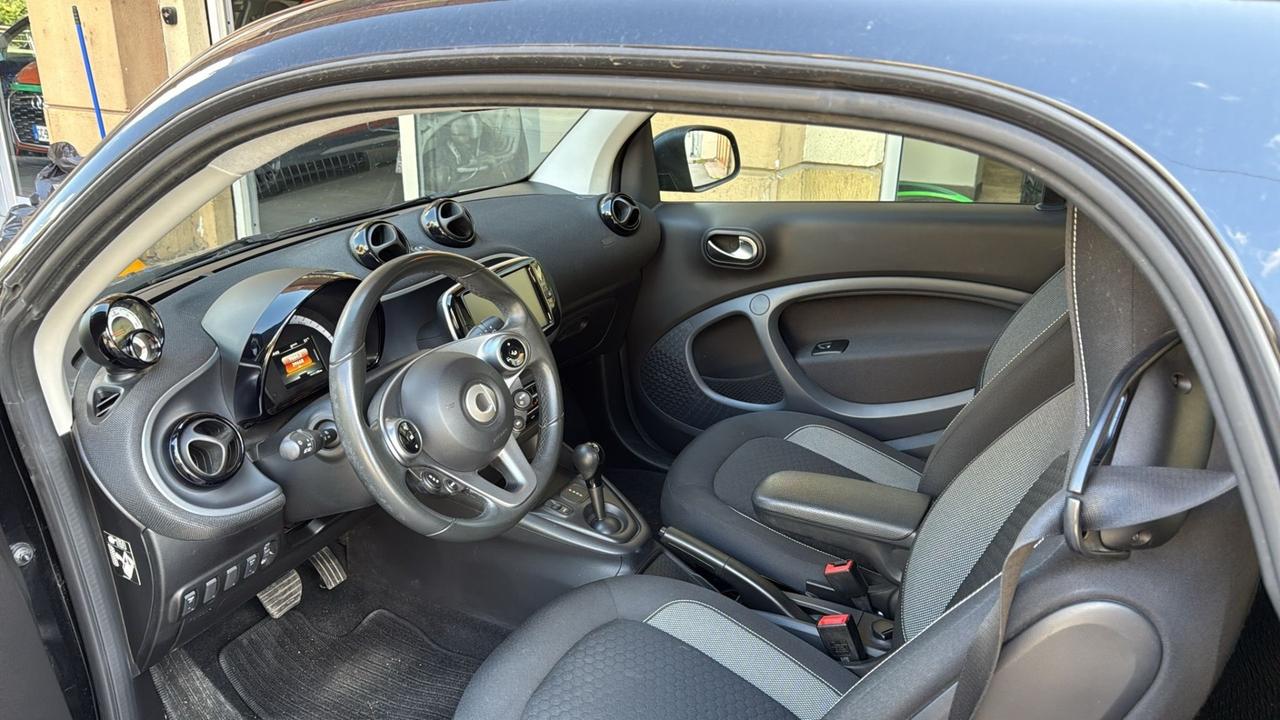 Smart ForTwo EQ Passion iva esposta