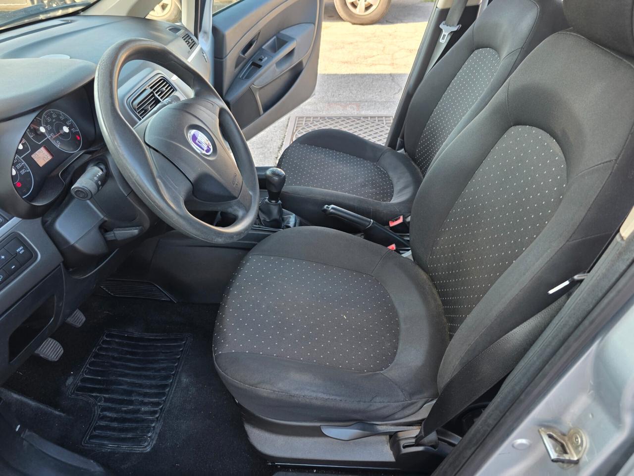 Fiat Grande Punto 1.3 MJT 75 CV 5 porte con 229.000km Neopatentati ok
