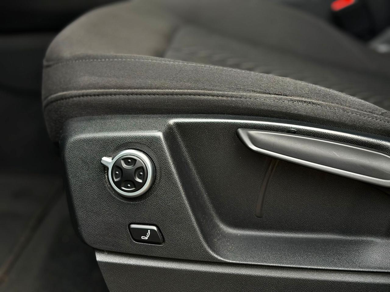 Audi Q5 35 TDI quattro S tronic Business