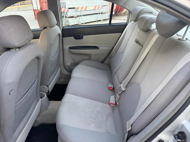 HYUNDAI Accent 1.4 4p. Active senza nessun lavoro da fare