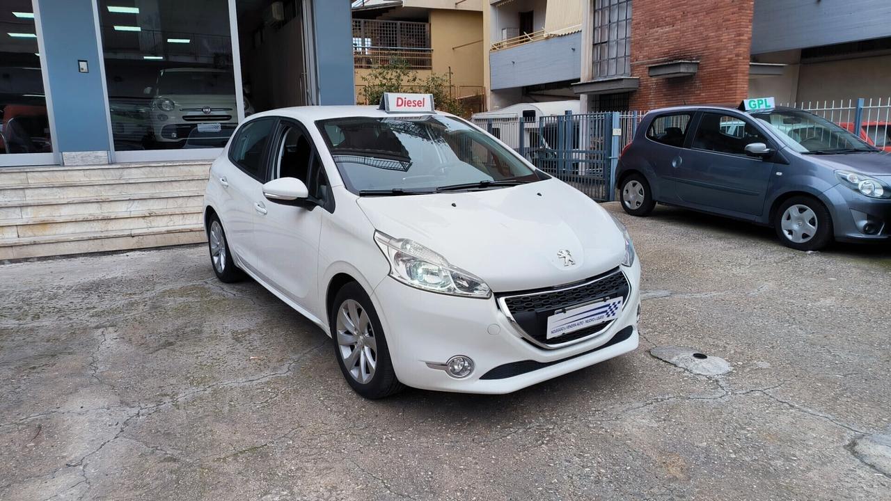 Peugeot 208 1.4 HDi 68 CV 5 Porte