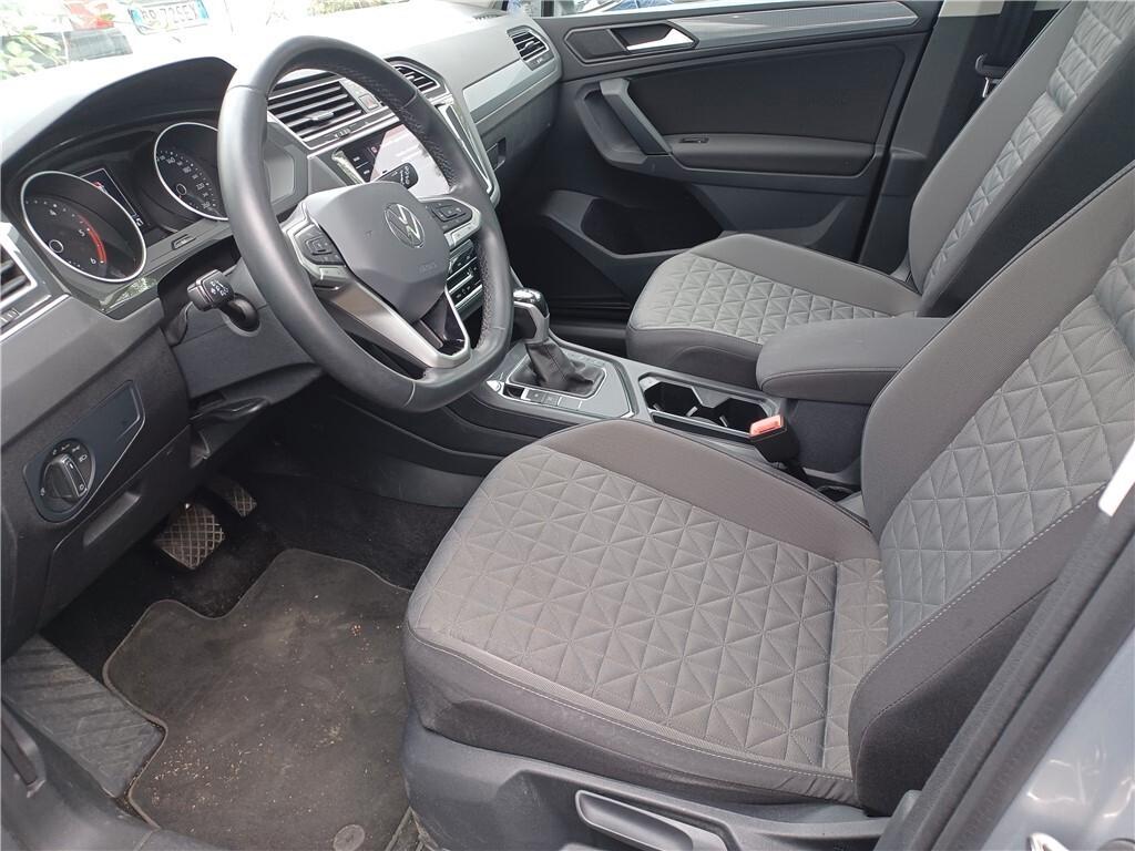 VOLKSWAGEN TIGUAN 2.0 TDI 150CV DSG SCR LIFE ( FARI LED - TETTO PANORAMICO APR. - CLIMA TRIZONA - ADAPTIVE CRUISE - NAVI - APP CONNECT - PARK ASSIST )