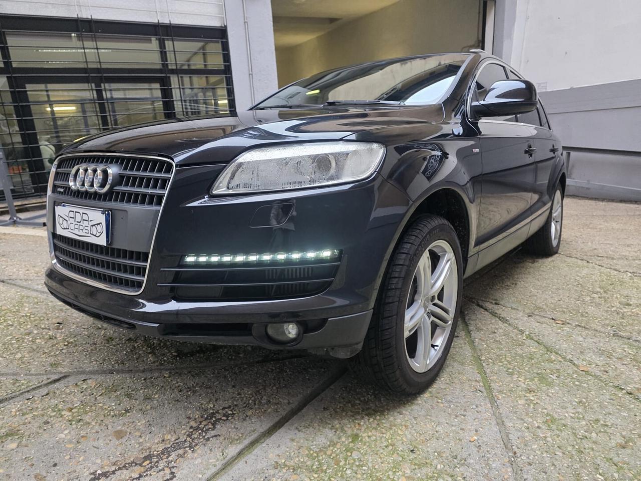 AUDI Q7 3.0 TDi S line- 7 POSTI