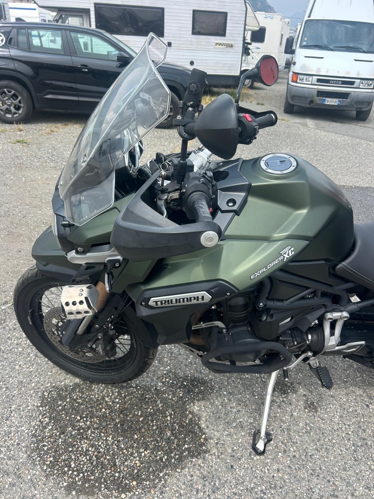 903 Triumph explorer 1200 del 2015 in saldo