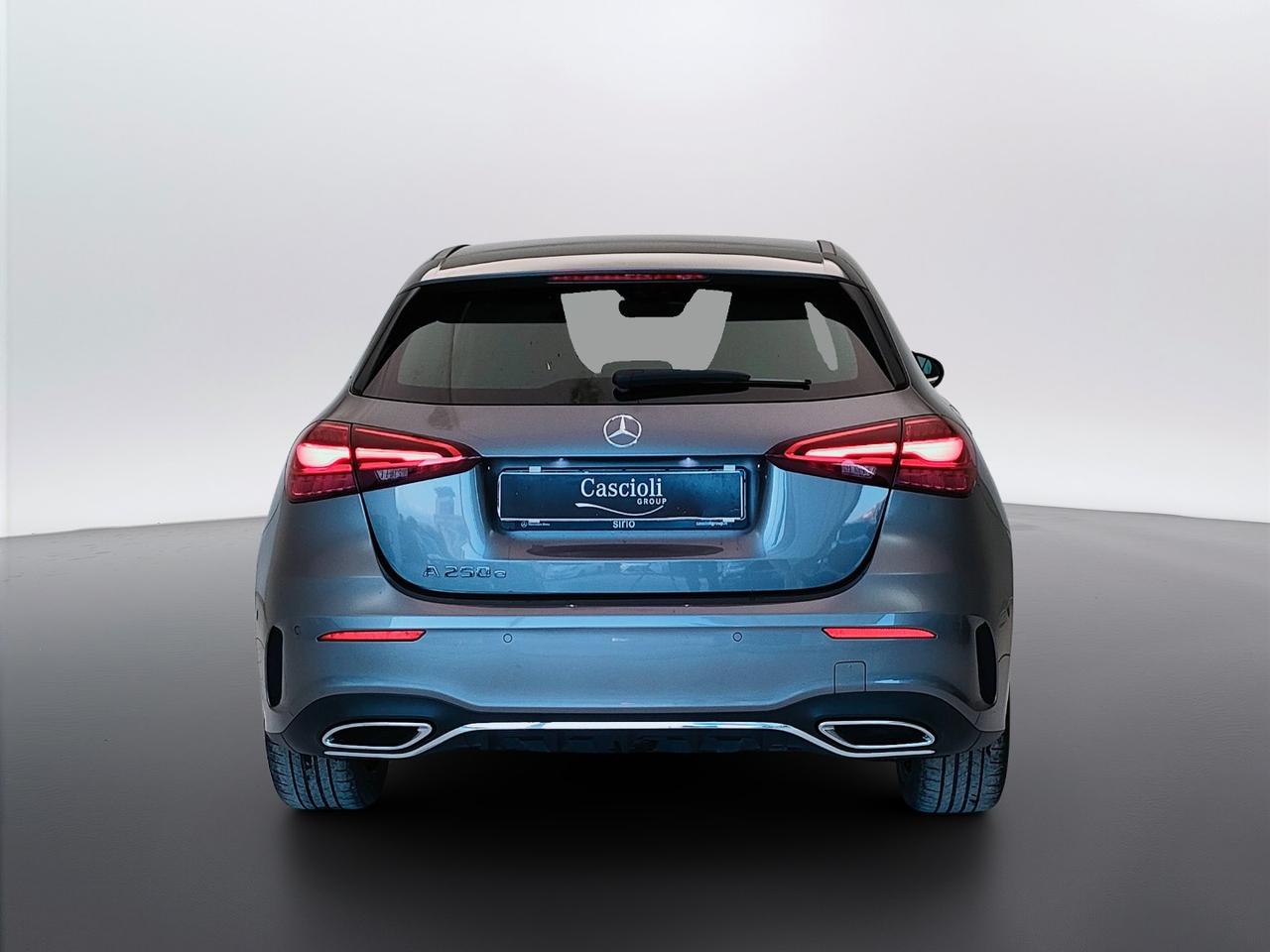 Mercedes-Benz A 250 e con tecnologia ibrida EQ