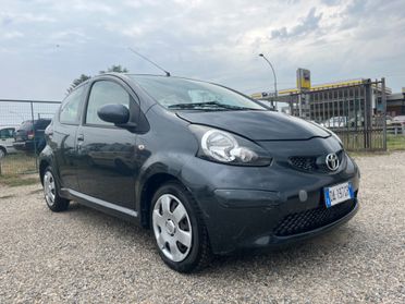 Toyota Aygo 1.0 12V VVT-i 5 porte Sol 130.000 km