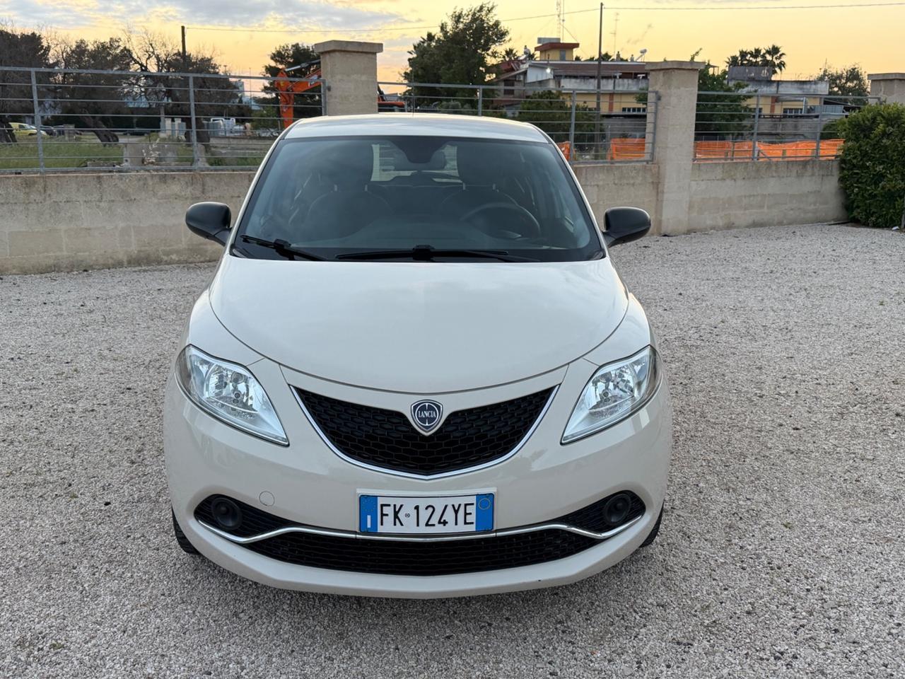 Lancia Ypsilon 1.2 69 CV 5 porte Gold