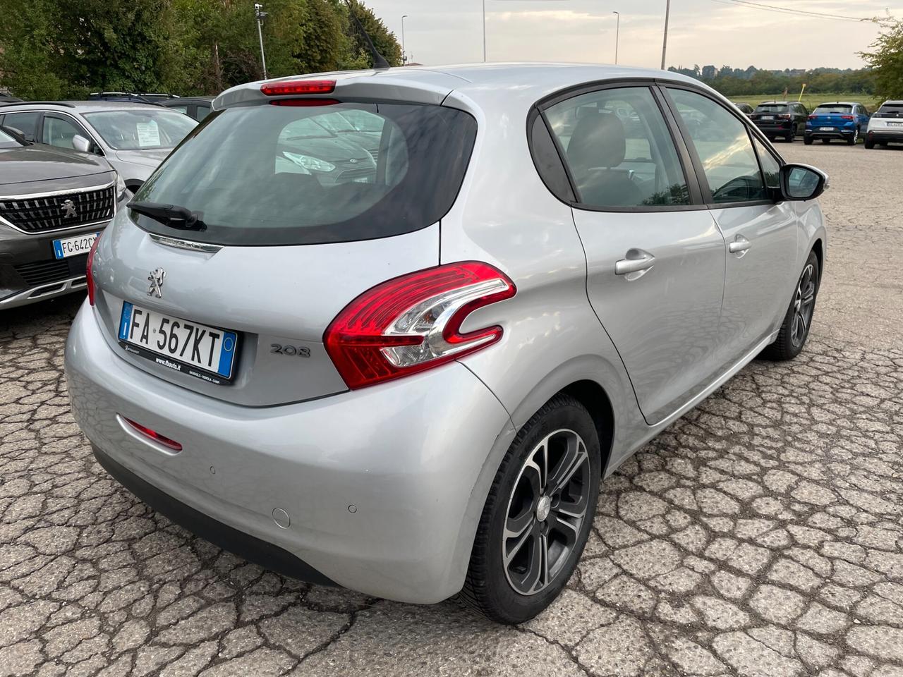 Peugeot 208 1.4 HDi 68 CV 5 porte Allure DISTRIBUZIONE NUOVA
