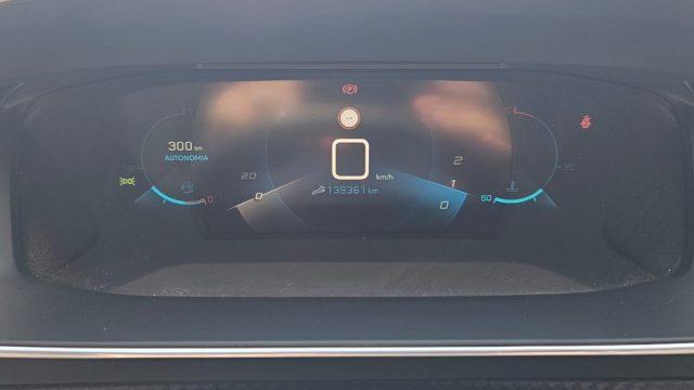 PEUGEOT 2008 BlueHDi 100 S&S Allure