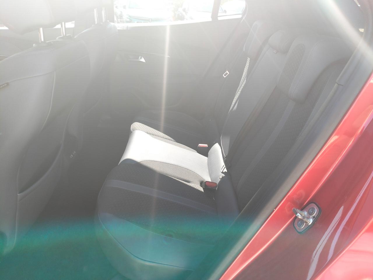 Peugeot 2008 PureTech 100 S&S Allure