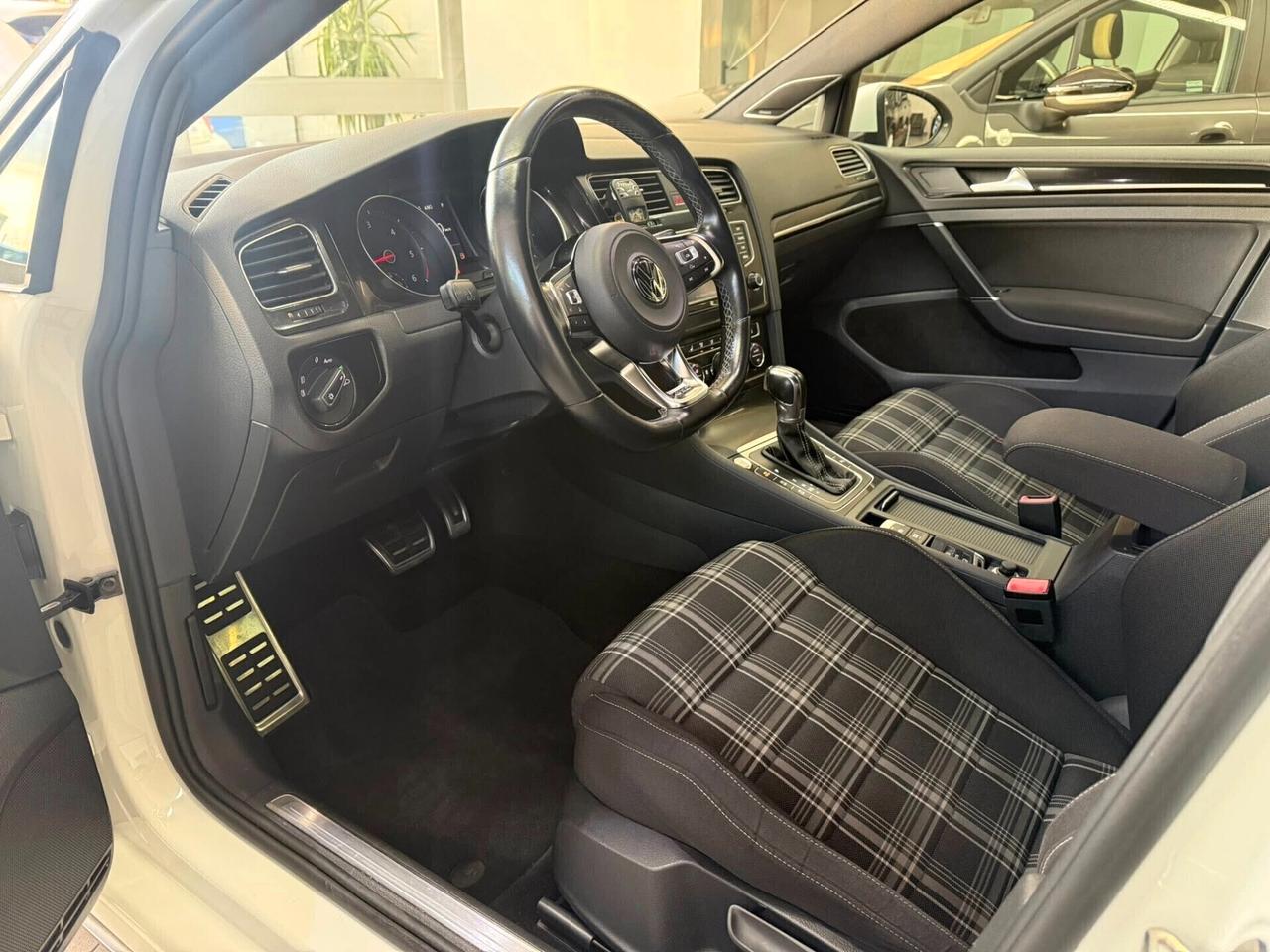 Volkswagen Golf GTD 2.0 TDI DSG 5p.