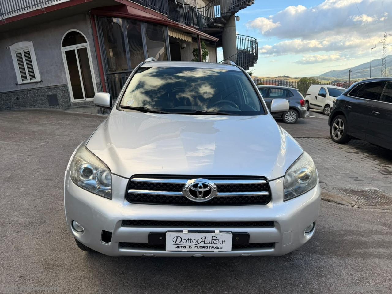 TOYOTA RAV4 2.2 D-4D 177 CV Sol Plus