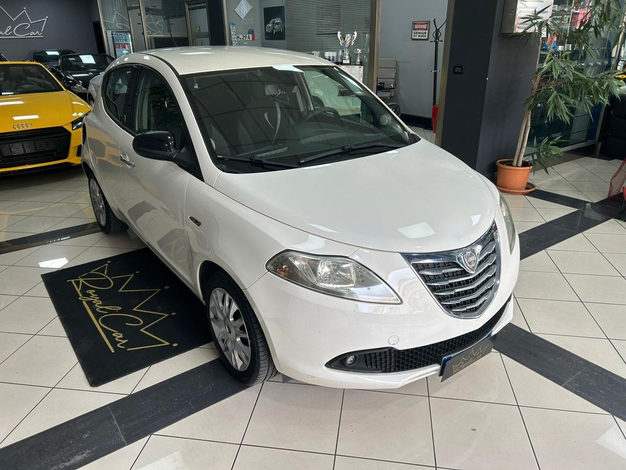 Lancia Ypsilon 1.2 69 CV 5 porte GPL Ecochic Silver