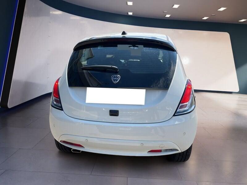 Lancia Ypsilon NUOVA My24 402 Platino 1.0