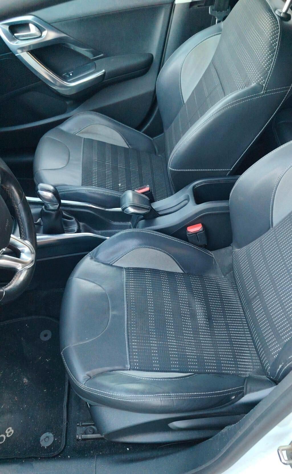 Peugeot 2008 1.2 VTi 82CV Allure