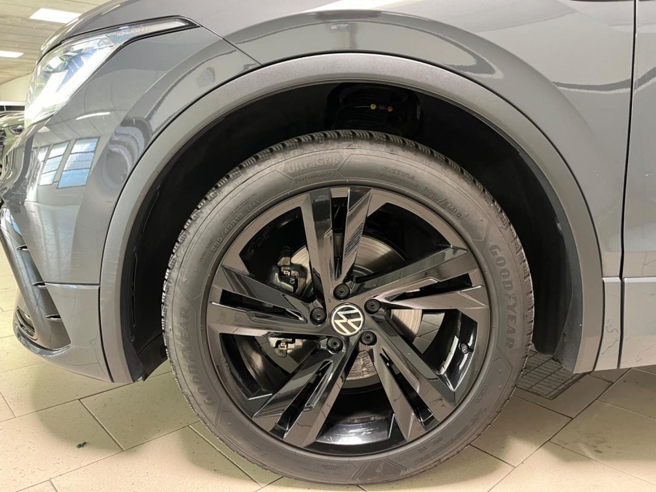 Volkswagen Tiguan 2.0 DSG R-Line *tetto panoramico