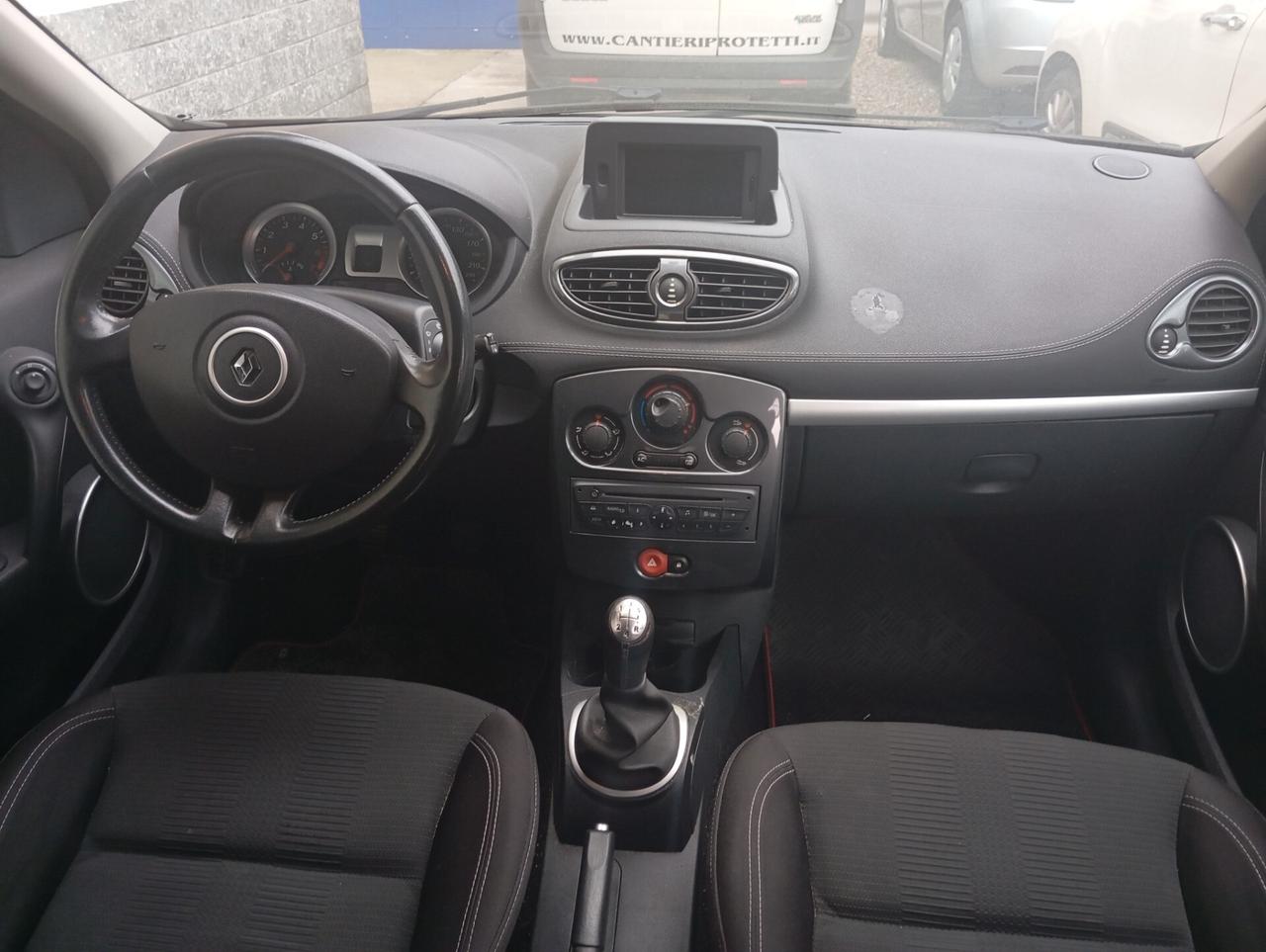 Renault Clio 1.2 16V 5 porte Confort Permute