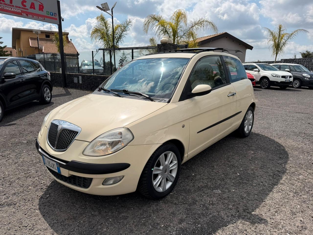 Lancia Ypsilon 1.2 16V Oro